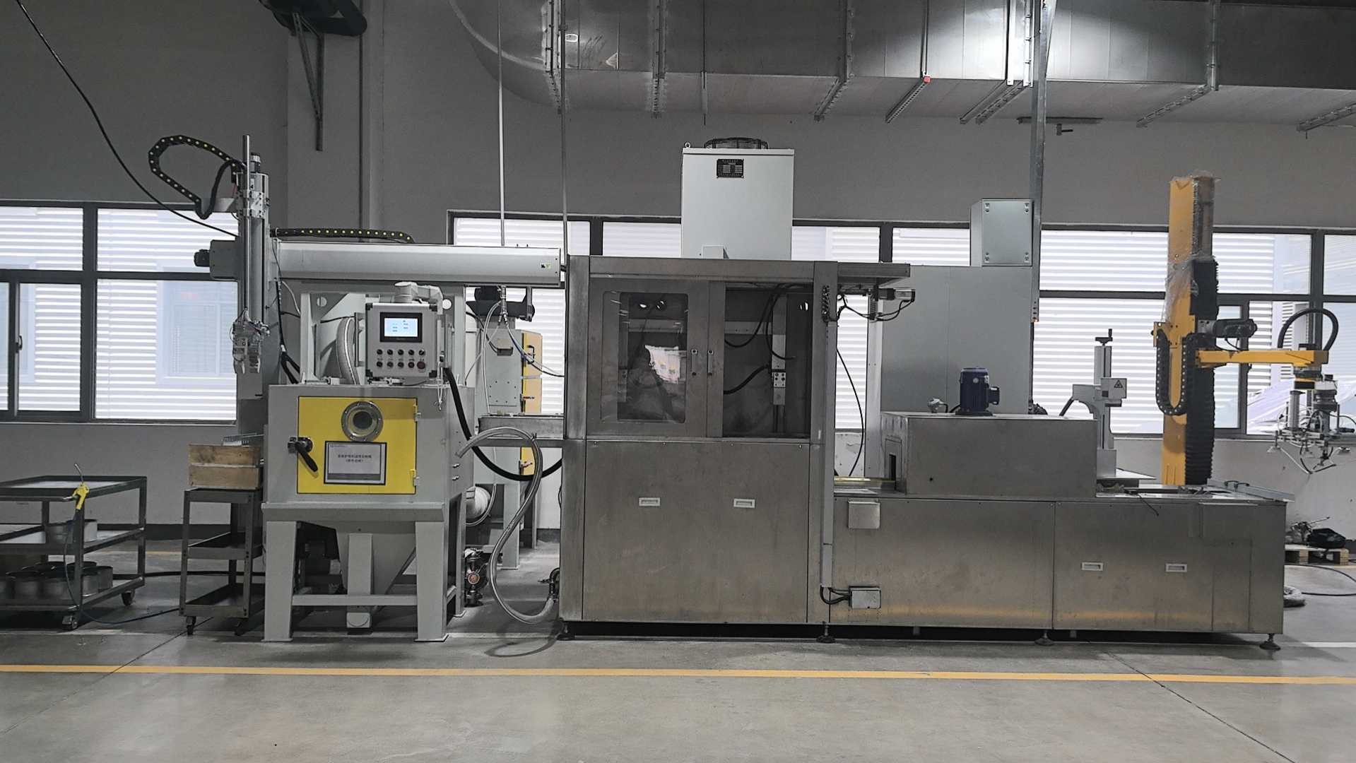   汽车空气弹簧喷砂机